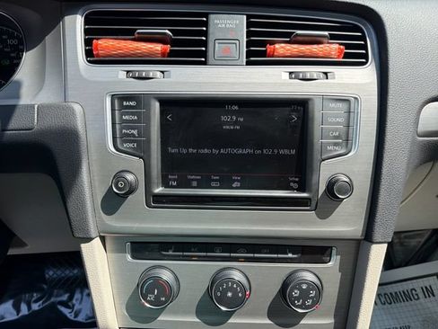 Used 2016 Volkswagen Golf SE FWD image 20