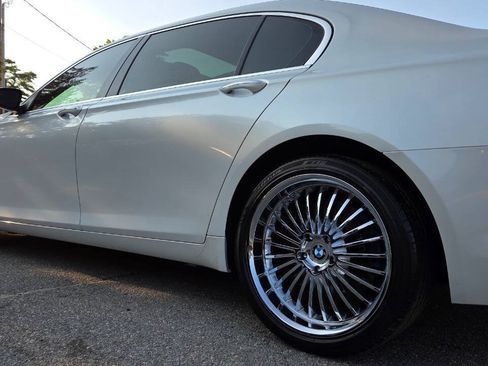 Used 2011 BMW 750Li xDrive AWD/4WD image 11