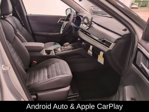 New 2025 Mitsubishi Outlander SE image 10