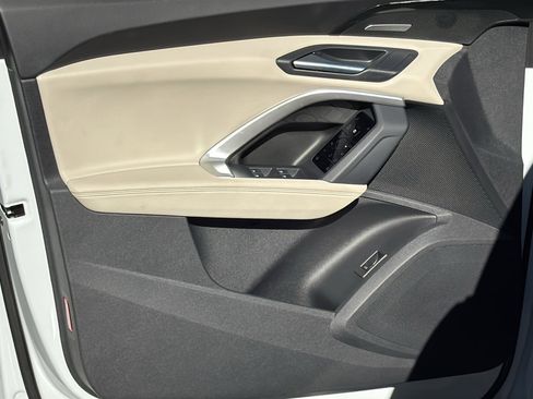 Used 2025 Audi Q5 Prestige image 12