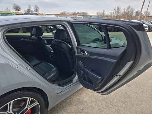 Used 2020 Kia Stinger GT2 image 77