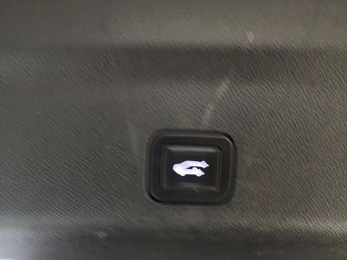 Used 2024 Chevrolet Suburban LT image 16