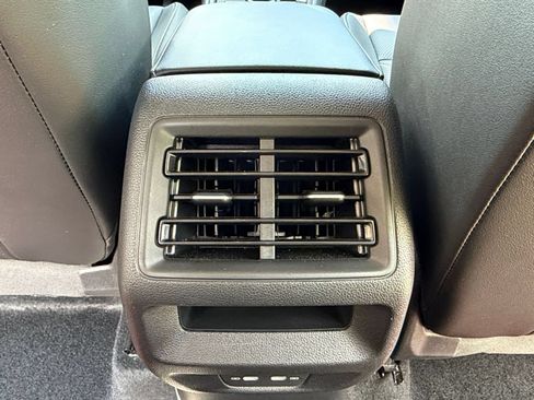 Used 2026 Volkswagen Tiguan SE AWD/4WD image 24