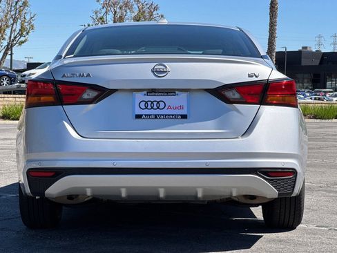Used 2024 Nissan Altima 2.5 SV FWD image 5