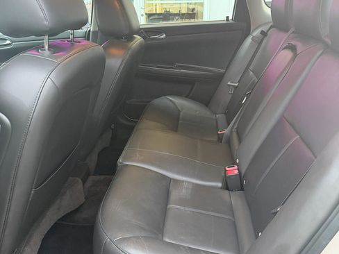Used 2011 Chevrolet Impala LTZ image 12