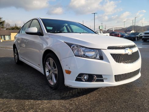 Used 2013 Chevrolet Cruze LT w/ RS Package image 3