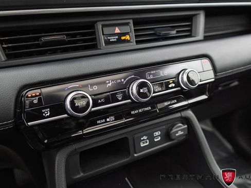 Used 2025 Honda Pilot Touring image 35