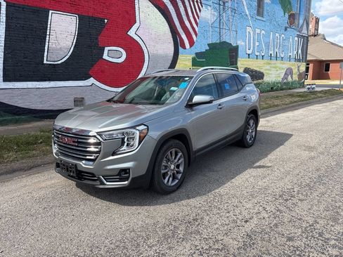 Used 2023 GMC Terrain SLT w/ Infotainment Package II FWD image 50