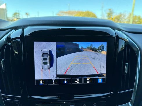 Used 2023 Chevrolet Traverse RS image 20