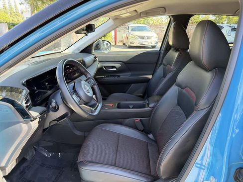 Used 2025 Nissan Kicks SR image 24