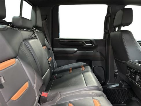 Used 2024 GMC Sierra 2500 AT4 w/ Technology Package AWD/4WD image 15