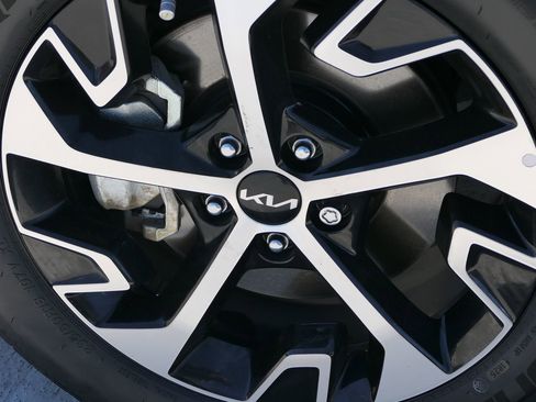 Used 2023 Kia Sportage EX image 10