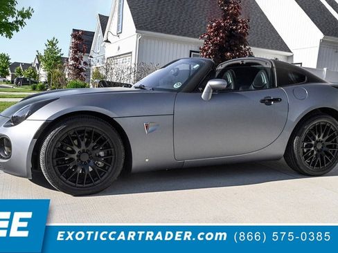 Used 2009 Pontiac Solstice GXP w/ Premium Package RWD image 1