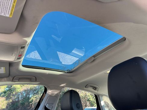 Used 2025 Volkswagen Jetta SE image 27