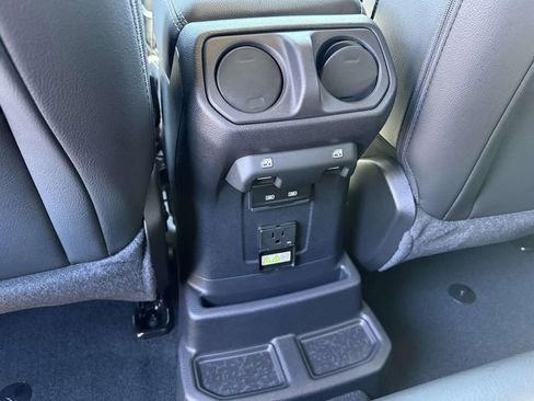 Used 2022 Jeep Wrangler Unlimited Sahara w/ Safety Group image 11