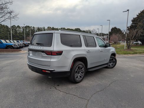 Used 2024 Jeep Wagoneer Series II w/ Convenience Group I image 5