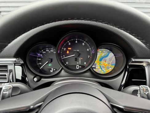 New 2026 Porsche Macan image 24