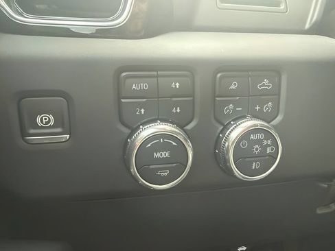 Used 2025 GMC Sierra 2500 Denali AWD/4WD image 26