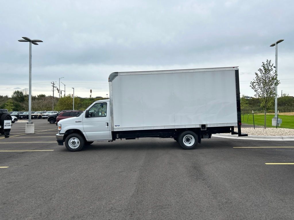 New 2027 Ford E-450 and Econoline 450 Super Duty w/ Power Equipment Group RWD image 8