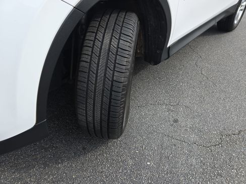 Used 2013 Toyota RAV4 XLE image 32