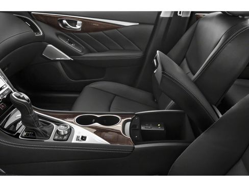 Used 2019 INFINITI Q50 Luxe w/ Essential Package (3.0T Luxe) AWD/4WD image 9