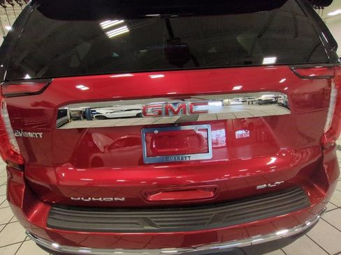 Used 2021 GMC Yukon SLT w/ SLT Luxury Plus Package image 44