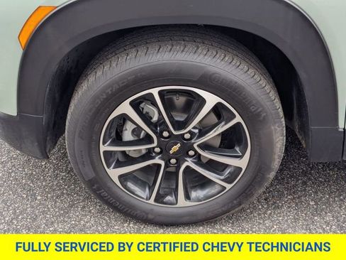 Used 2025 Chevrolet TrailBlazer LT AWD/4WD image 24