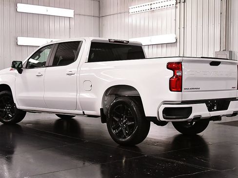 Used 2023 Chevrolet Silverado 1500 RST w/ Z71 Off-Road Package AWD/4WD image 5