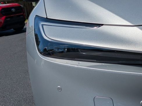 New 2025 Toyota Prius Plug-In Hybrid image 10