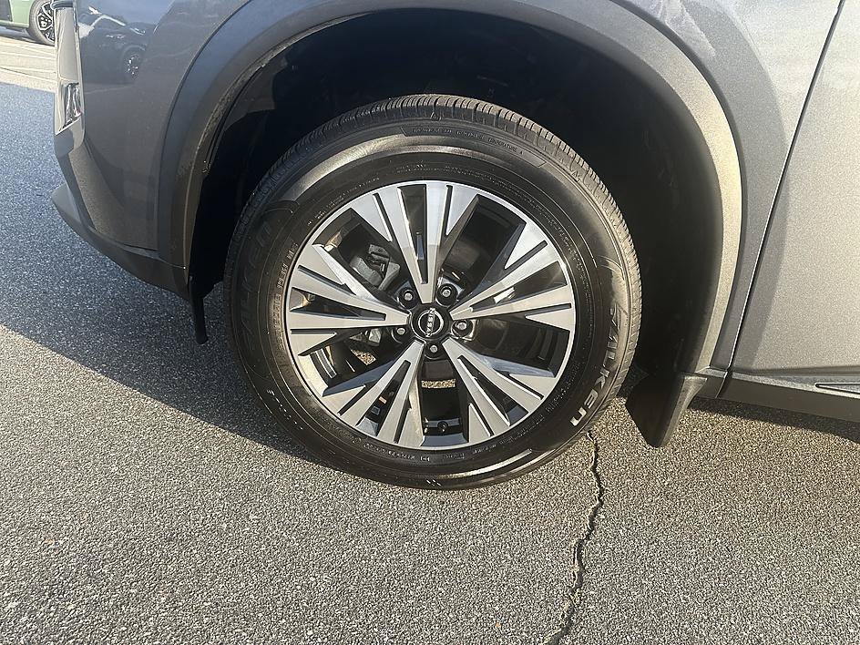 Certified 2023 Nissan Rogue SV w/ SV Premium B Package FWD image 9