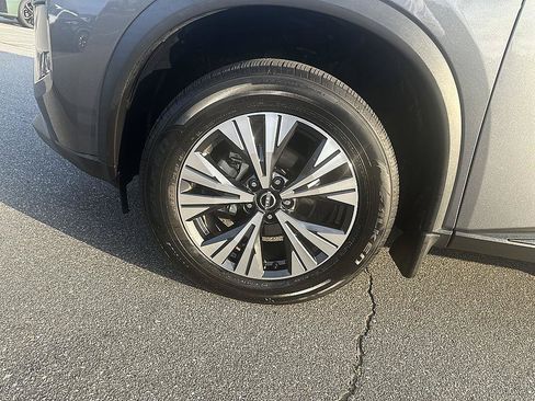 Certified 2023 Nissan Rogue SV w/ SV Premium B Package FWD image 9