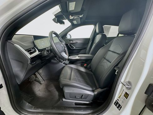 Used 2025 BMW X2 xDrive28i image 13