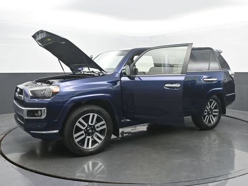 Used 2018 Toyota 4Runner Limited AWD/4WD image 49