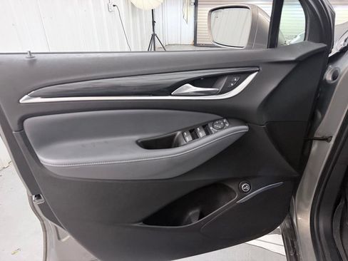 Used 2018 Buick Enclave Essence AWD/4WD image 12