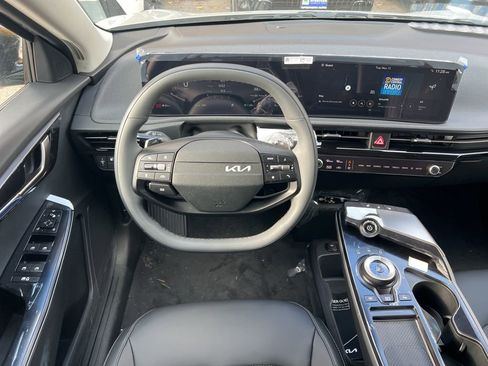 New 2025 Kia EV6 Light w/ Light LR Technology Package image 10