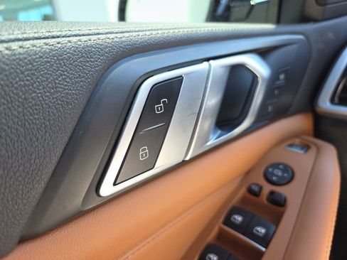 Used 2023 BMW X5 sDrive40i w/ Parking Assistance Package image 40