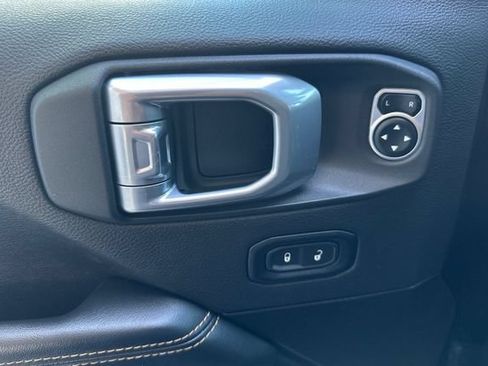 Used 2024 Jeep Wrangler Unlimited Sahara AWD/4WD image 11