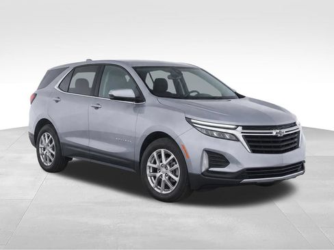 Used 2023 Chevrolet Equinox LT AWD/4WD image 2