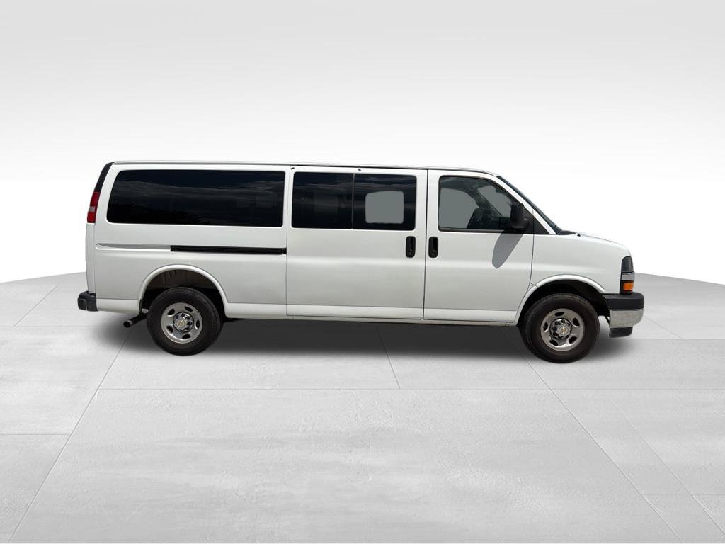 Used 2025 Chevrolet Express 3500 LT w/ LT Preferred Equipment Group RWD image 5