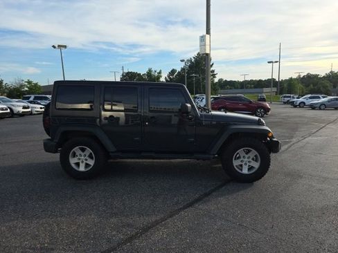Used 2017 Jeep Wrangler Unlimited Sport w/ Quick Order Package 24S AWD/4WD image 2