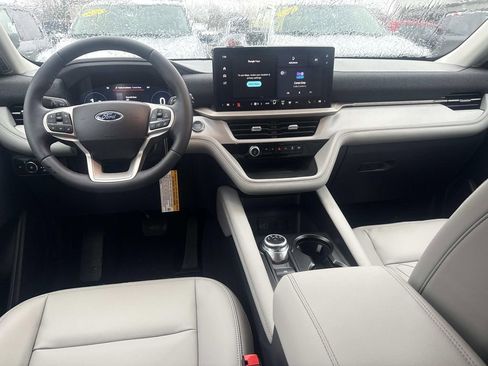 New 2026 Ford Explorer Active w/ Active Comfort Package image 6