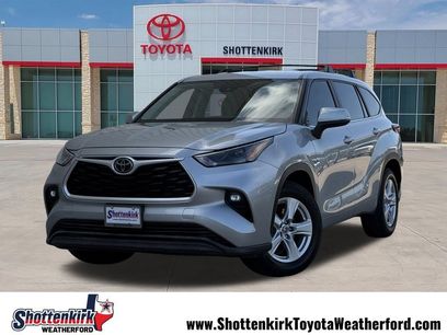Used 2023 Toyota Highlander LE