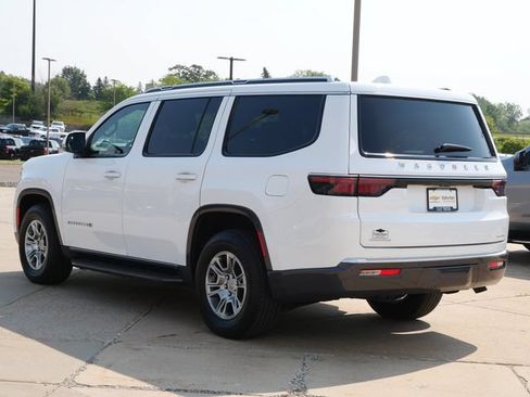 Used 2022 Jeep Wagoneer Series I AWD/4WD image 5
