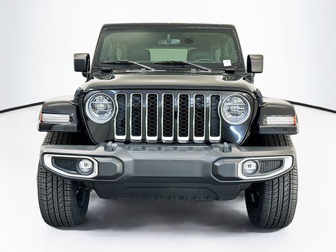 Used 2021 Jeep Wrangler Sahara image 2