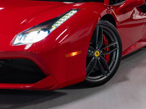 Used 2018 Ferrari 488 GTB RWD image 73