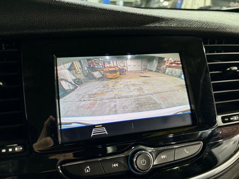 Used 2022 Buick Encore Preferred image 25