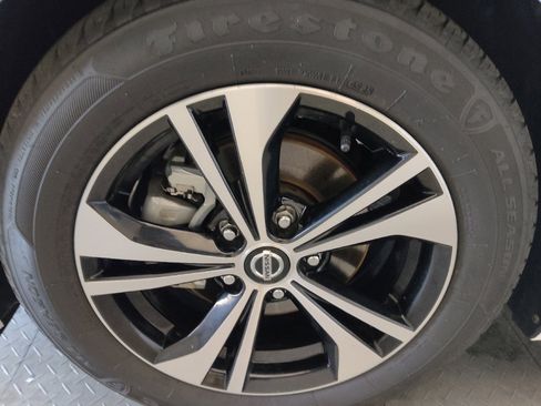 Used 2023 Nissan Sentra SV FWD image 31