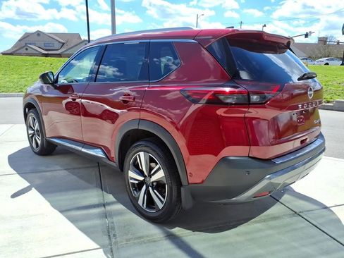 Used 2022 Nissan Rogue SL w/ SL Premium Package image 5