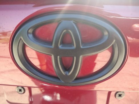 Used 2024 Toyota RAV4 XLE FWD image 10