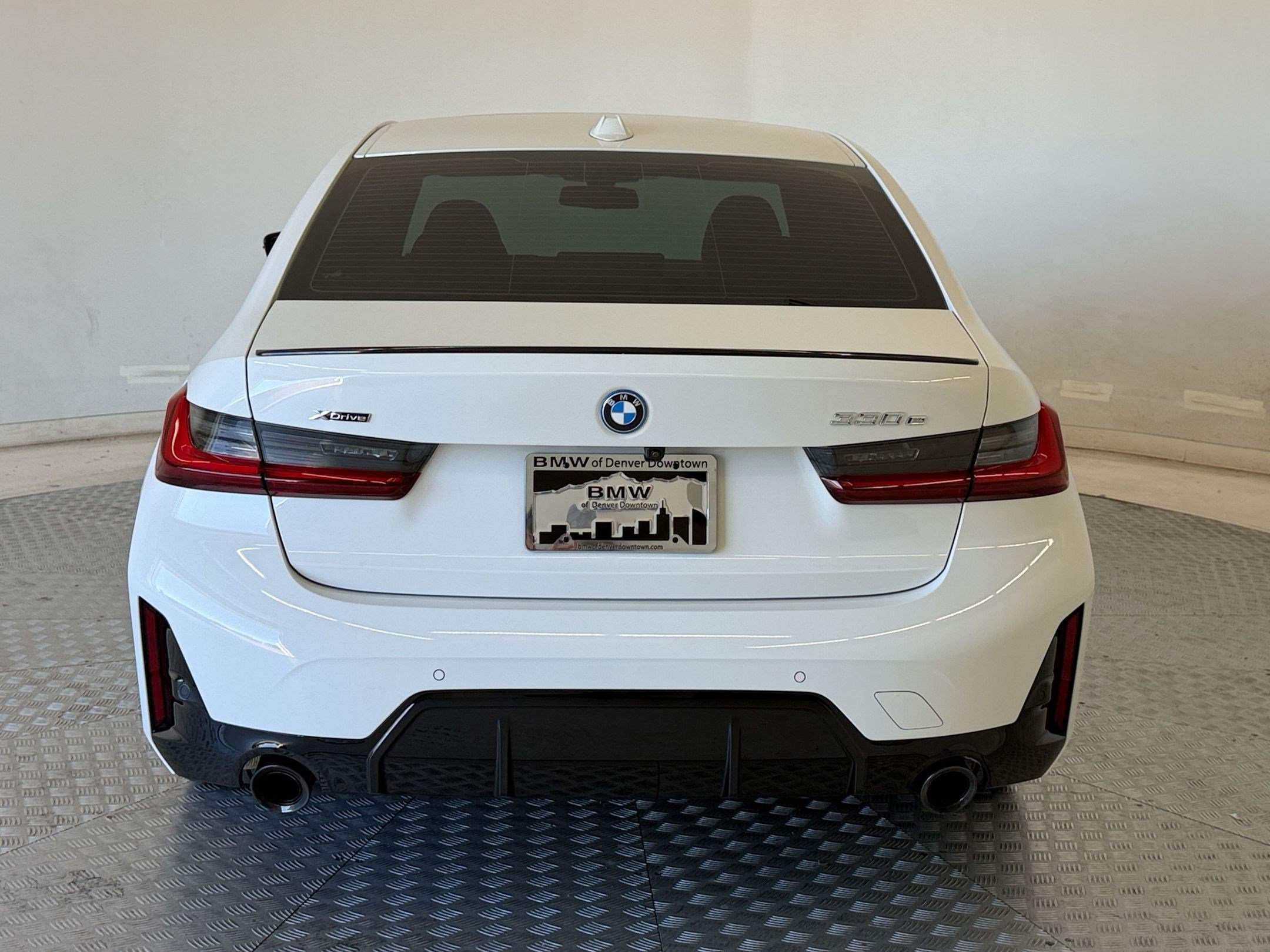 Used 2024 BMW 330e xDrive w/ Premium Package AWD/4WD image 10
